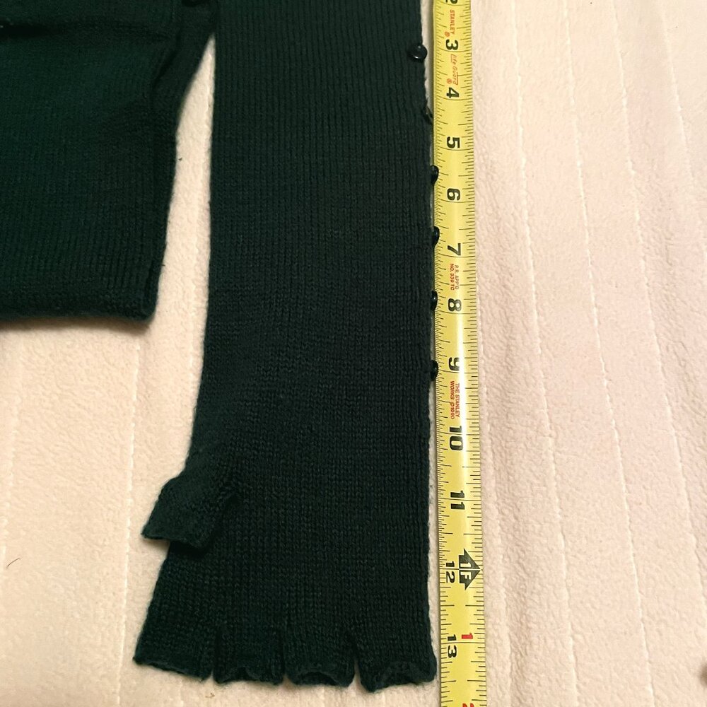 Vintage Lightweight Knit Long Fingerless Stretchy Wrist, Arm Warmer Green Gloves - Picture 9 of 9